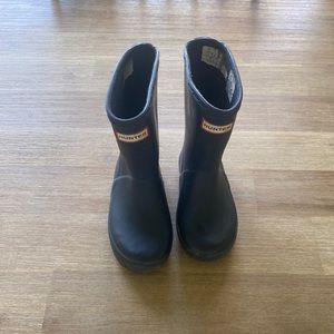 Hunter boots in navy little kid US size 9
